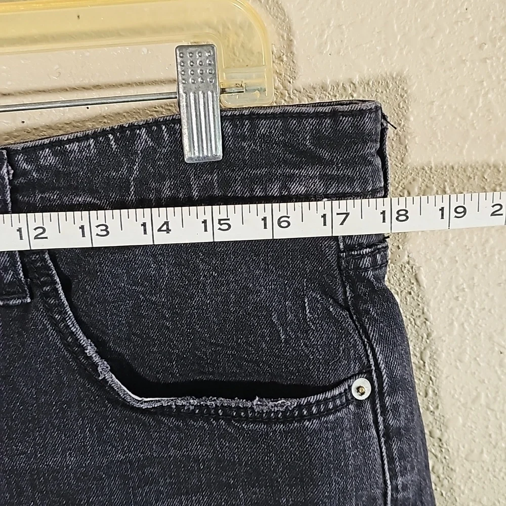 Anthropologie Pilcro Shorts Jeans. - Picture 2 of 9